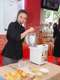 The renowned cookery instructor and recipe editor, Ms. Kit Mak, shared the techniques of baking pineapple bun with the new Panasonic bread maker.
